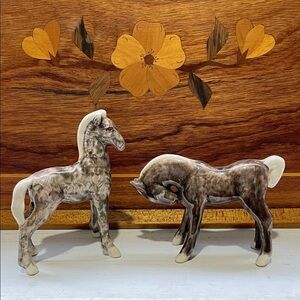 DOROTHY KINDELL | Vintage | Rare |
Pair | Foals/Colts | Figurines | White/Brown
